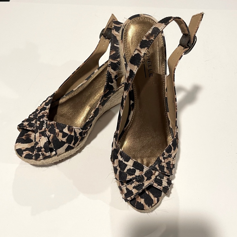 Cute Women’s Wedge Sandals